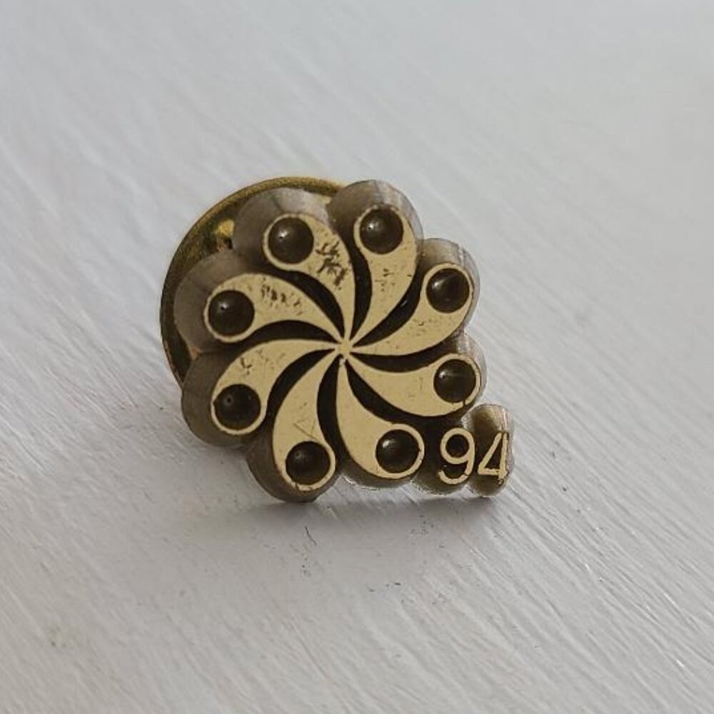 1994 Exposition Convention Vintage Whirligig Lapel Pin